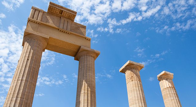 Ancient Mediterranean Treasures DA69JP Columns of the Doric Temple of Athena Lindia, the Acropolis, Lindos, Rhodes, Greece