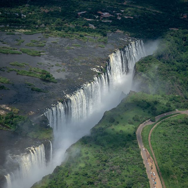 Explore Kruger & Victoria Falls 