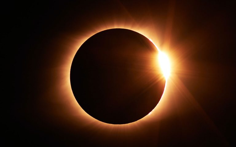 solar-eclipse-jongsun-lee-F-pSZO_jeE8-unsplash